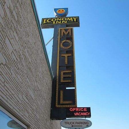 Economy Inn Ontario Kültér fotó