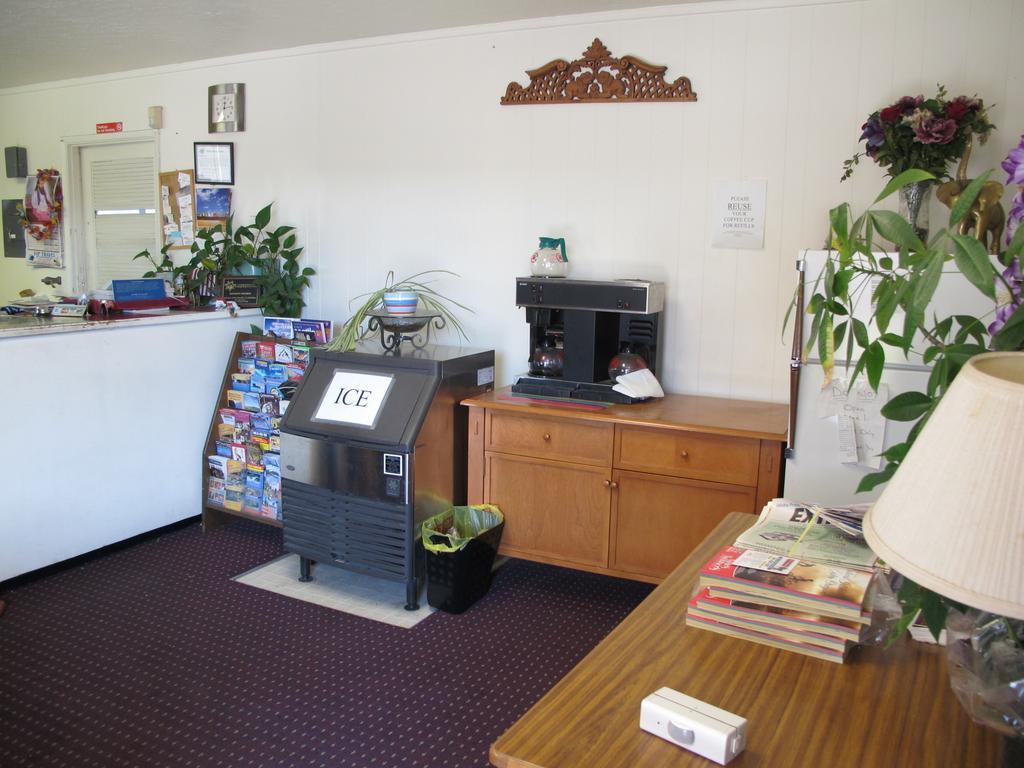 Economy Inn Ontario Kültér fotó